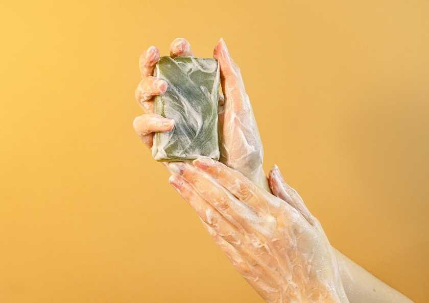 Duş Alırken Nelere Dikkat Etmeli Atopik Ciltler İçin Su ve Sabun Uyarıları